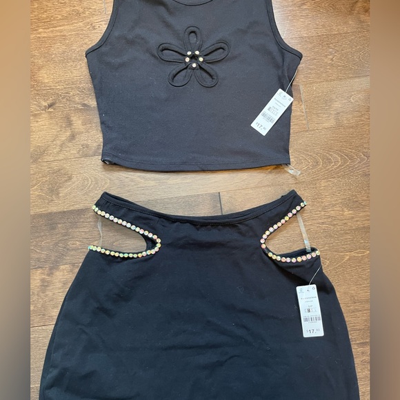 Black matching tank top and skirt - Picture 2 of 3